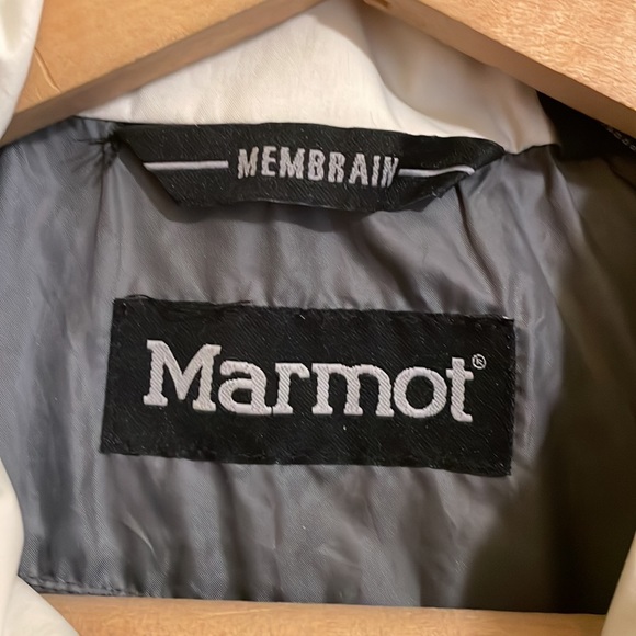 Marmot Membrain Coat slim fitting size large w/ 2 zip pockets & 2 interior pkts - Picture 2 of 12